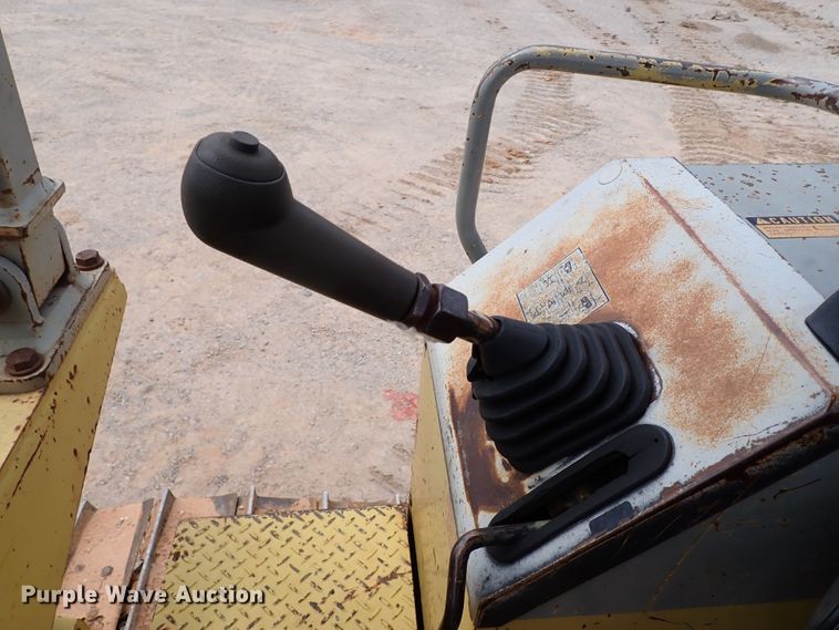 image for item MF9507 Komatsu D37E-5  dozer