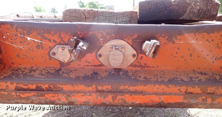 image for item MF9511 1979 Hobbs FBE-EP-40/65  flatbed trailer