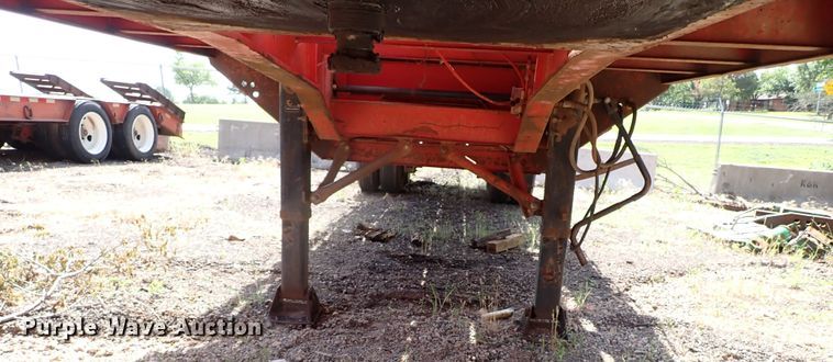 image for item MF9511 1979 Hobbs FBE-EP-40/65  flatbed trailer