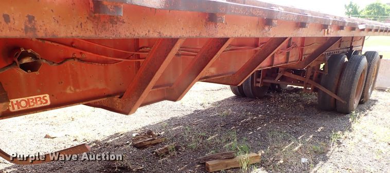 image for item MF9511 1979 Hobbs FBE-EP-40/65  flatbed trailer