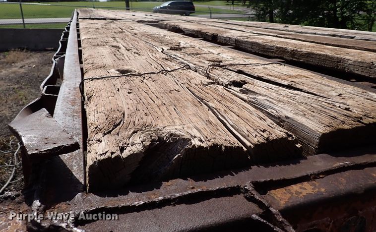 image for item MF9511 1979 Hobbs FBE-EP-40/65  flatbed trailer