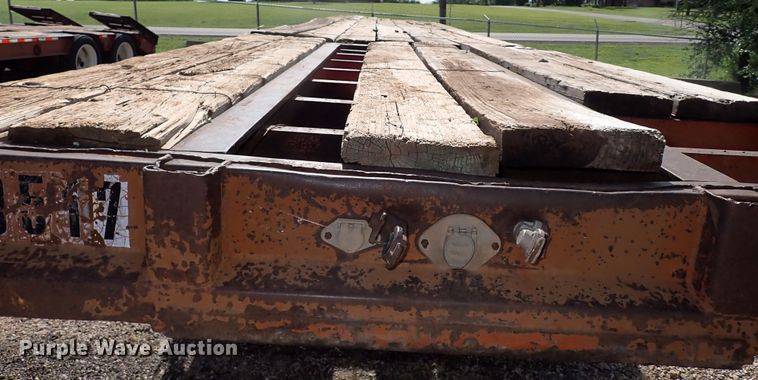 image for item MF9511 1979 Hobbs FBE-EP-40/65  flatbed trailer