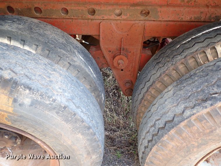 image for item MF9511 1979 Hobbs FBE-EP-40/65  flatbed trailer