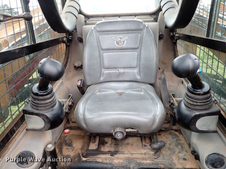 image for item MF9519 2017 Case TR270  tracked skid steer loader