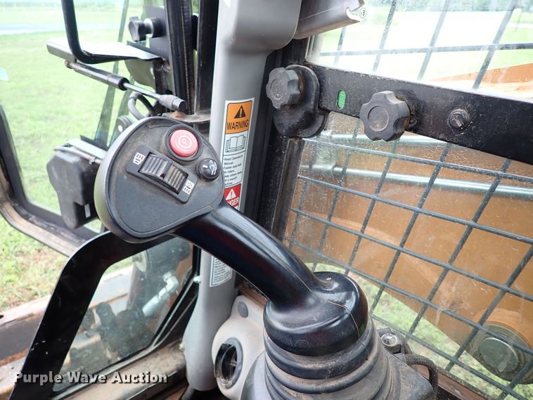 image for item MF9519 2017 Case TR270  tracked skid steer loader