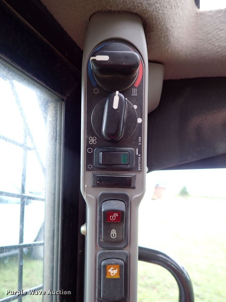 image for item MF9519 2017 Case TR270  tracked skid steer loader