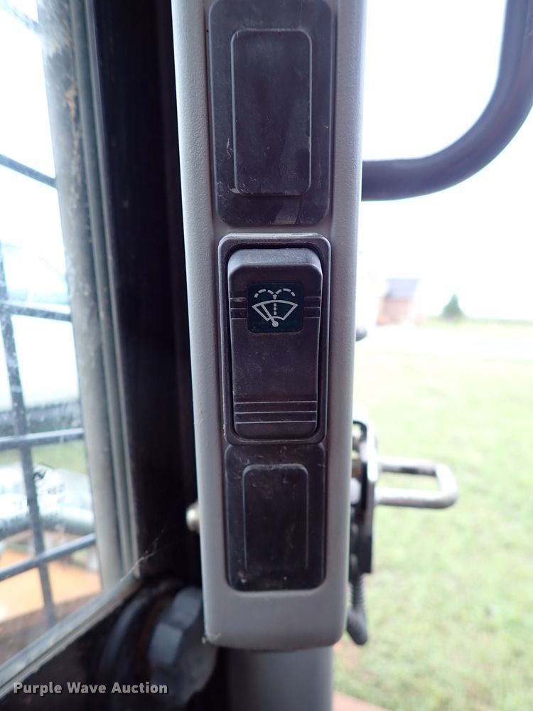 image for item MF9519 2017 Case TR270  tracked skid steer loader