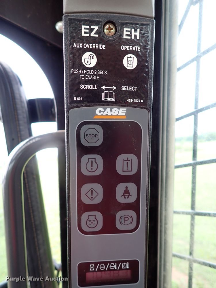 image for item MF9519 2017 Case TR270  tracked skid steer loader