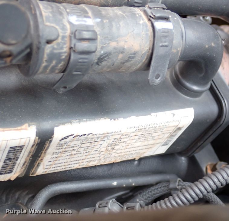 image for item MF9519 2017 Case TR270  tracked skid steer loader