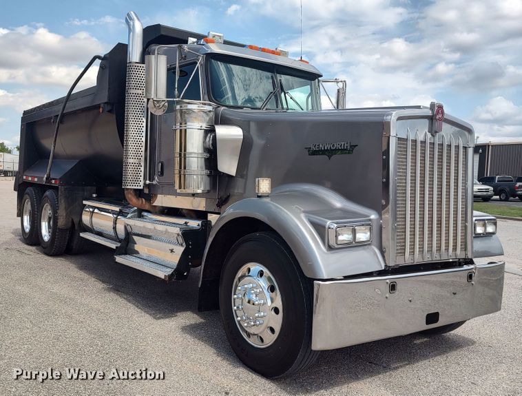 image for item MF9521 2008 Kenworth W900  dump truck