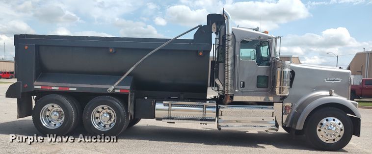 image for item MF9521 2008 Kenworth W900  dump truck