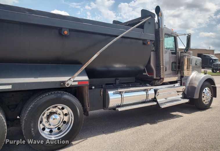 image for item MF9521 2008 Kenworth W900  dump truck