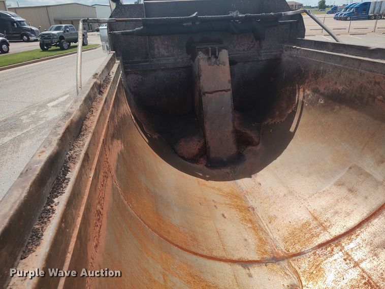 image for item MF9521 2008 Kenworth W900  dump truck