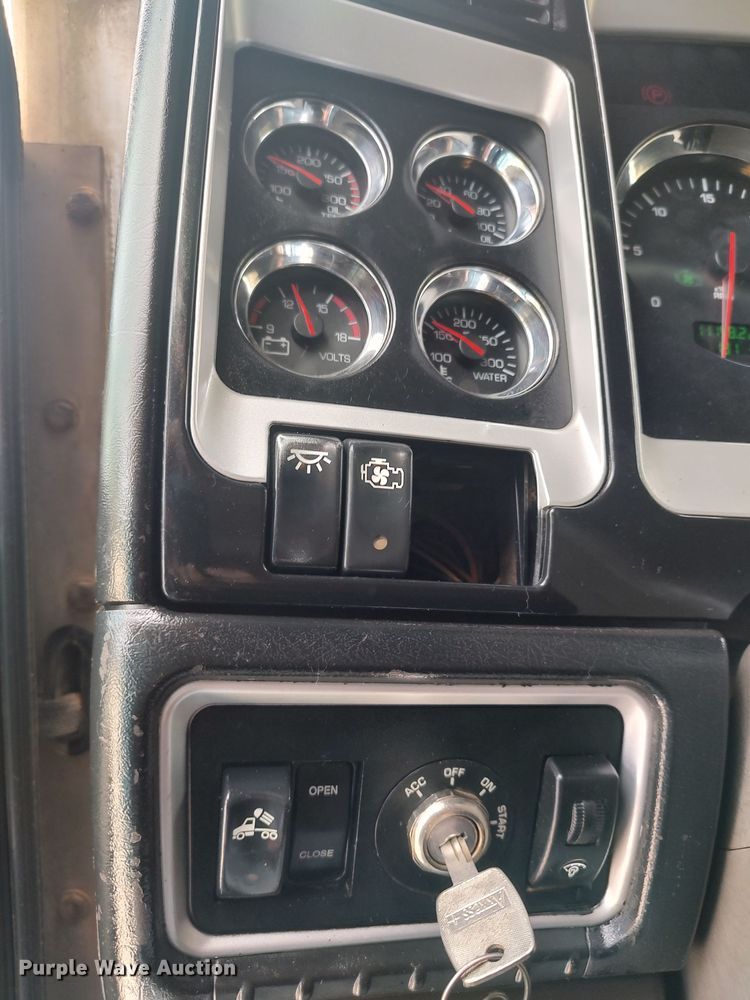 image for item MF9521 2008 Kenworth W900  dump truck