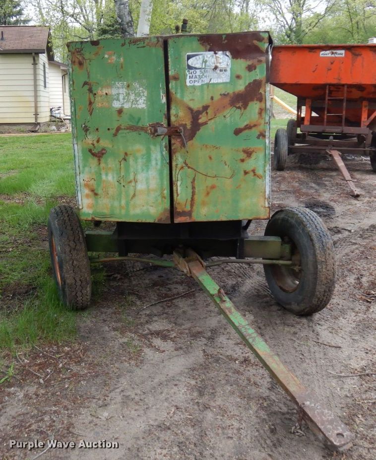 image for item MF9610 Tank trailer