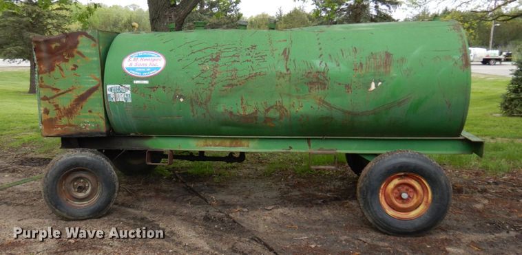 image for item MF9610 Tank trailer