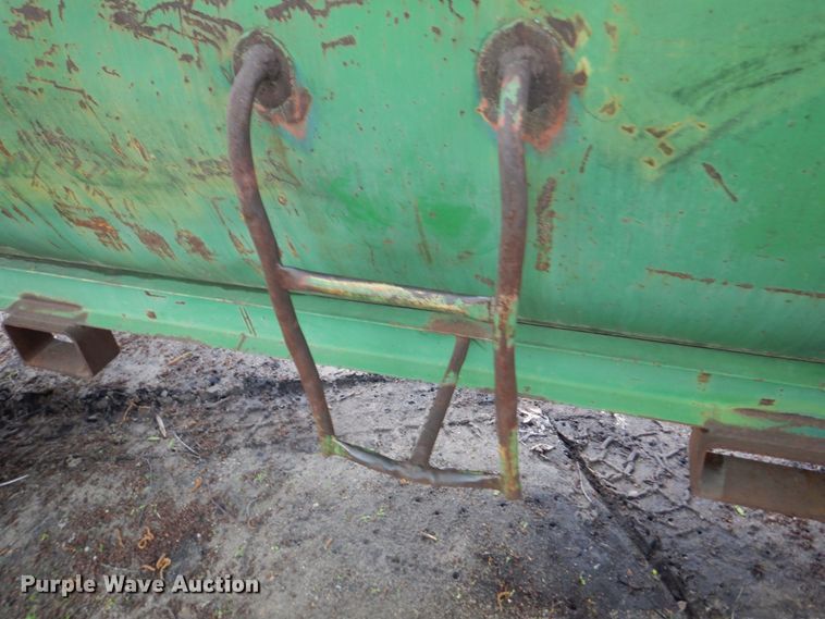 image for item MF9610 Tank trailer