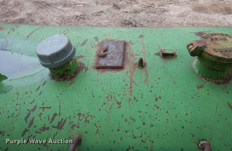 image for item MF9610 Tank trailer