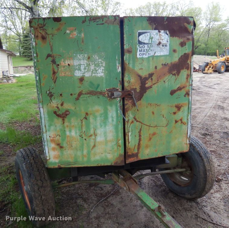 image for item MF9610 Tank trailer