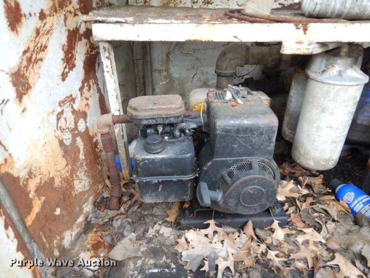 image for item MF9610 Tank trailer