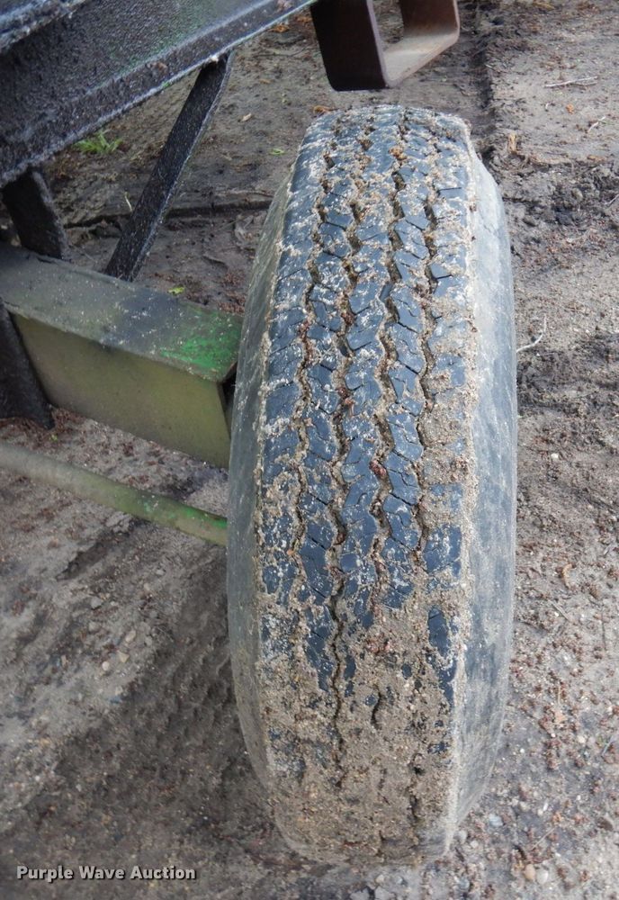 image for item MF9610 Tank trailer