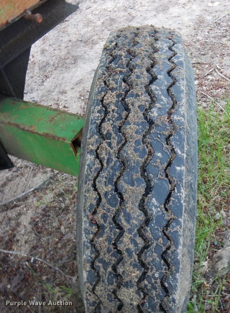 image for item MF9610 Tank trailer