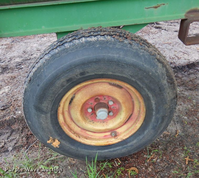 image for item MF9610 Tank trailer