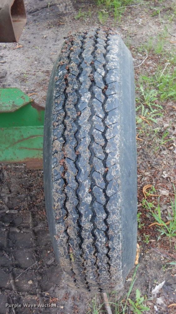 image for item MF9610 Tank trailer