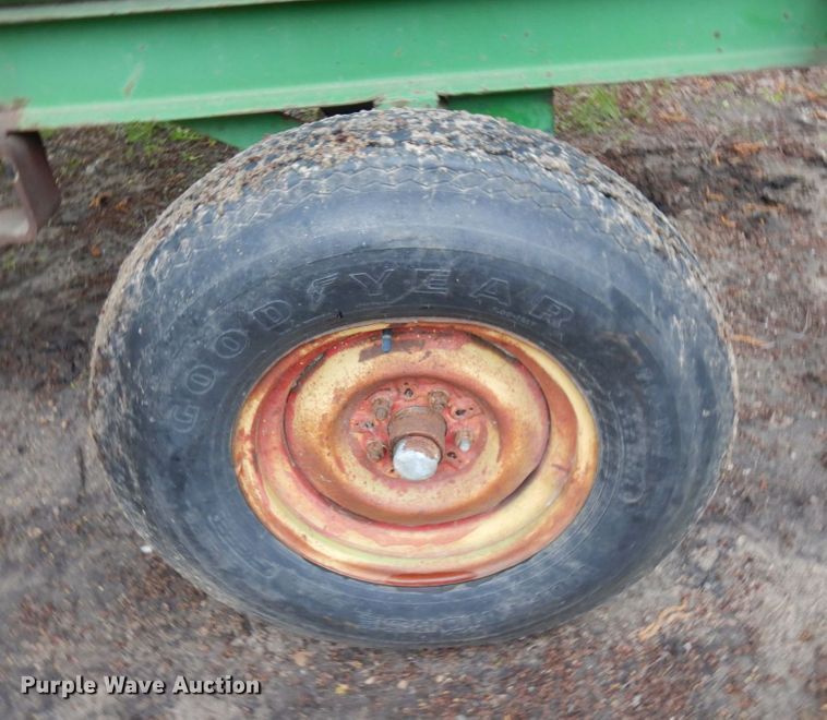 image for item MF9610 Tank trailer