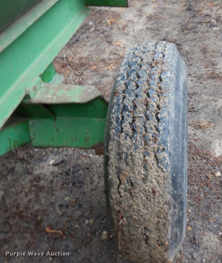 image for item MF9610 Tank trailer