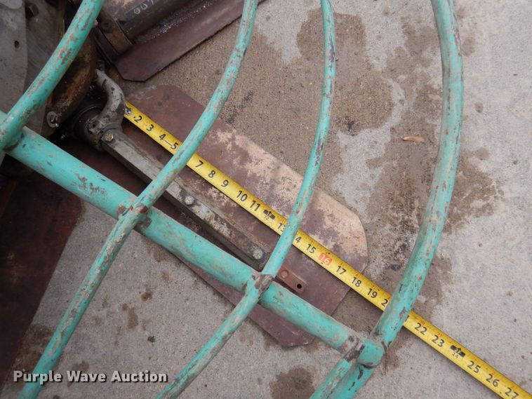 image for item MU9596 2004 Whiteman HT031VTCSL5  power trowel