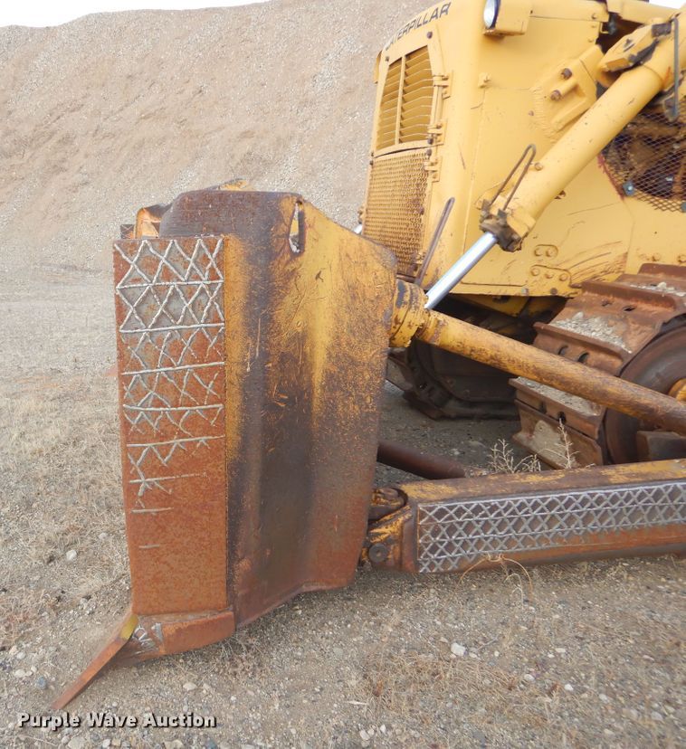 image for item MX9899 1975 Caterpillar D9H  dozer