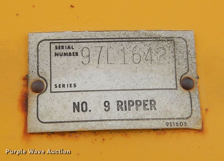 image for item MX9899 1975 Caterpillar D9H  dozer