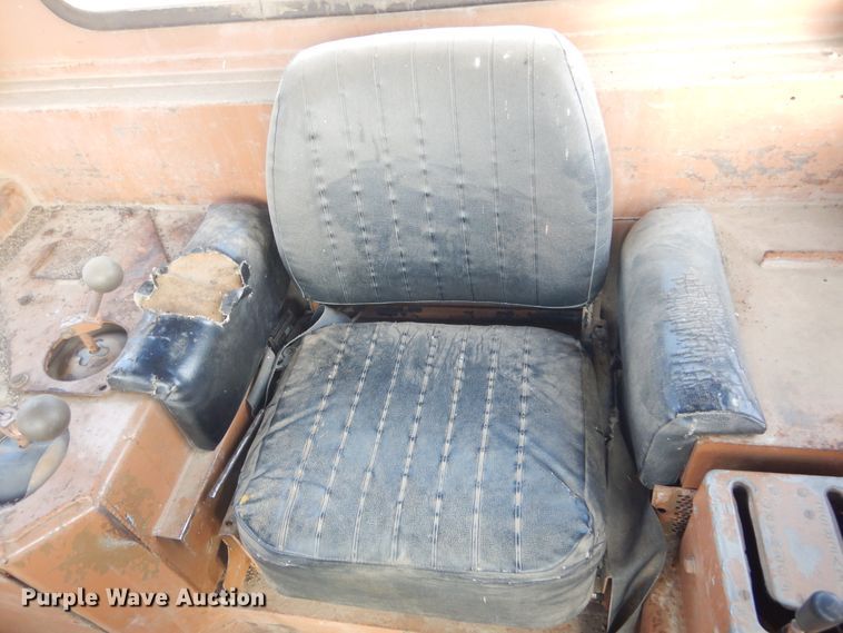 image for item MX9899 1975 Caterpillar D9H  dozer