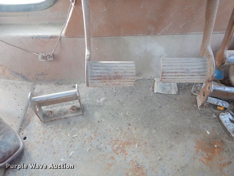 image for item MX9899 1975 Caterpillar D9H  dozer