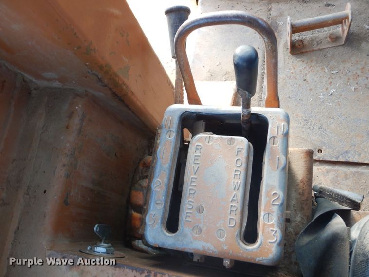 image for item MX9899 1975 Caterpillar D9H  dozer