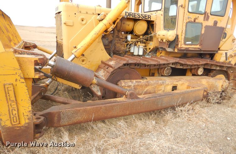 image for item MX9900 Dresser TD-25  dozer