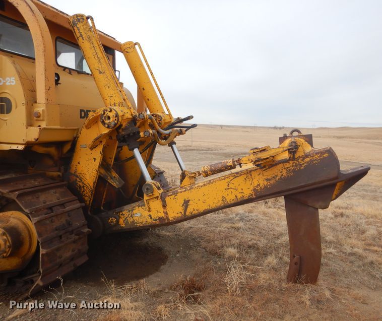 image for item MX9900 Dresser TD-25  dozer