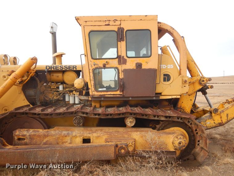 image for item MX9900 Dresser TD-25  dozer