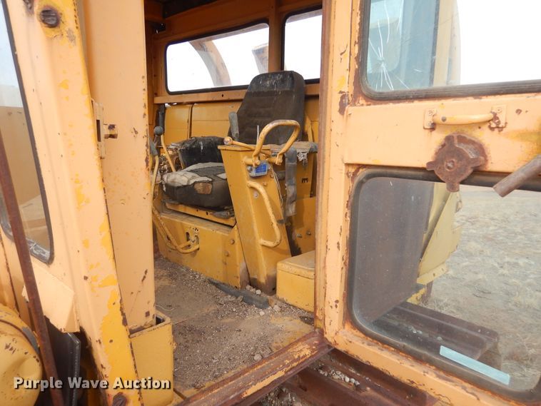 image for item MX9900 Dresser TD-25  dozer