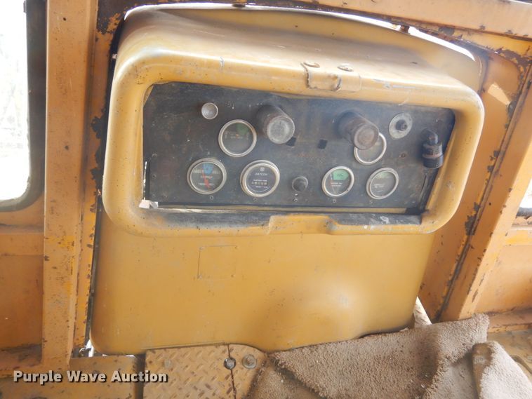 image for item MX9900 Dresser TD-25  dozer