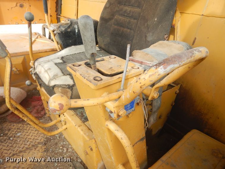 image for item MX9900 Dresser TD-25  dozer