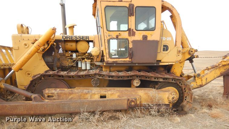 image for item MX9900 Dresser TD-25  dozer