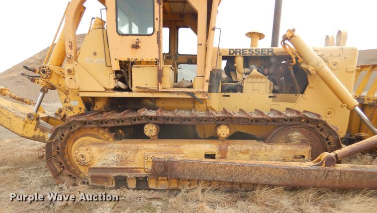 image for item MX9900 Dresser TD-25  dozer