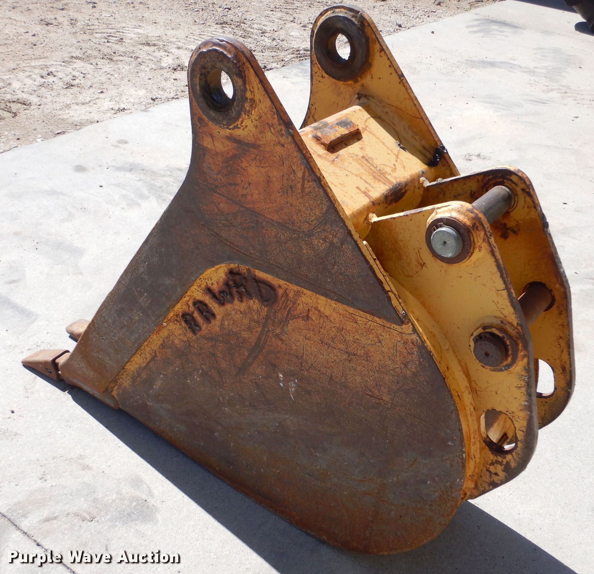 Backhoe bucket in Colby, KS Item LS9214 sold Purple Wave