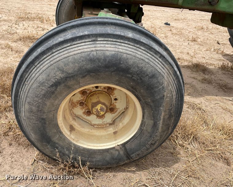 image for item DJ5131 1982 John Deere 4640  tractor