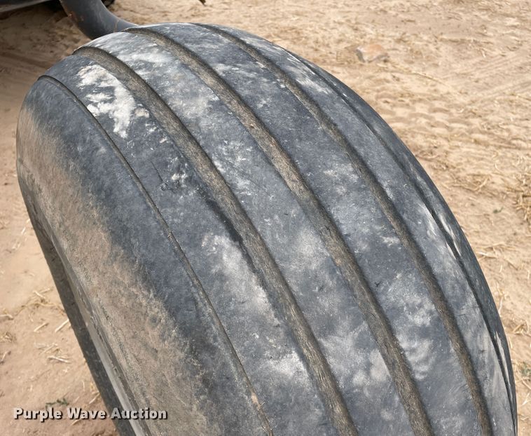 image for item DJ5133 2014 Massey Ferguson WR9760  windrower