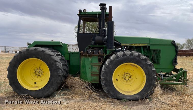 image for item DJ5134 1993 John Deere 8870  4WD tractor