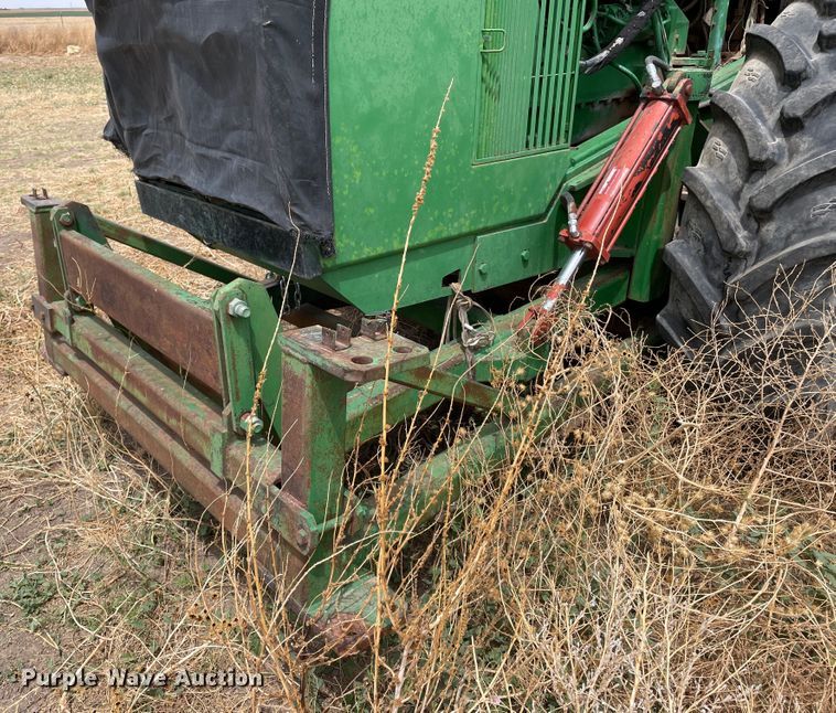 image for item DJ5134 1993 John Deere 8870  4WD tractor