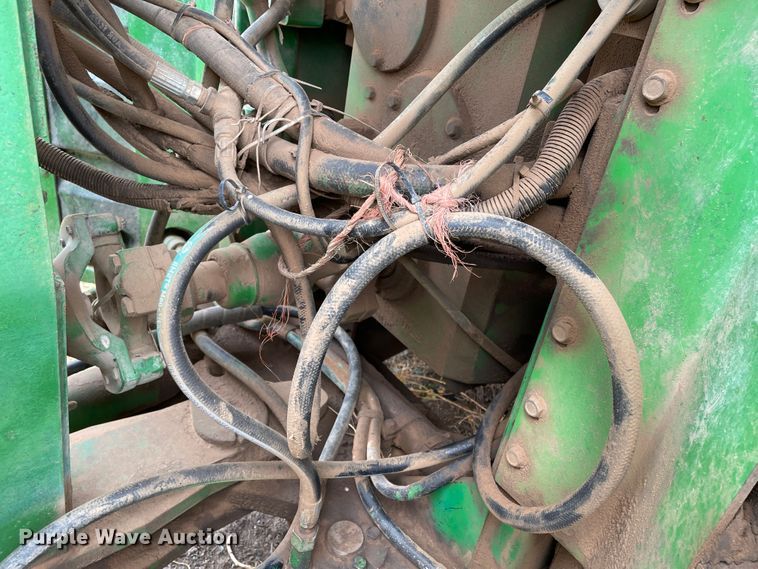 image for item DJ5134 1993 John Deere 8870  4WD tractor